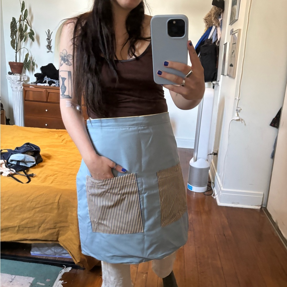 Striped Apron - Picture 5 of 6